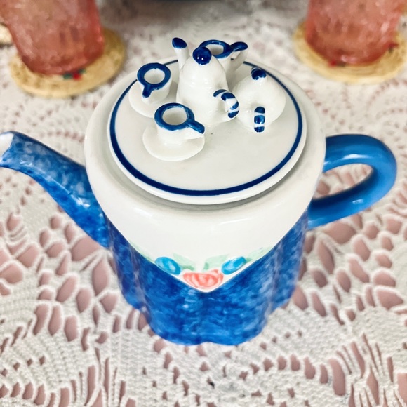 Vintage Mini Teapot - Picture 3 of 4